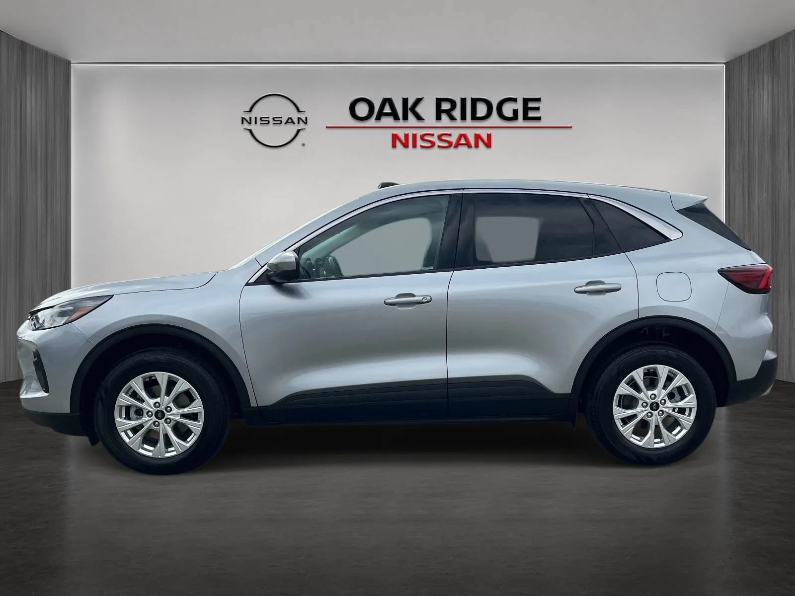Used 2023 Ford Escape Active w/ Tech Pack #2 AWD/4WD image 6