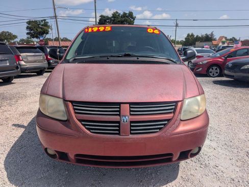 Used 2006 Dodge Grand Caravan SXT FWD image 2