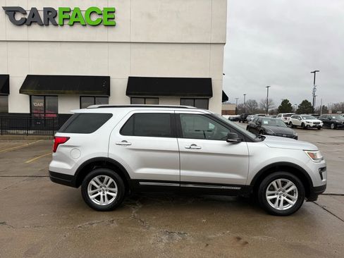 Used 2018 Ford Explorer XLT w/ Equipment Group 202A image 18
