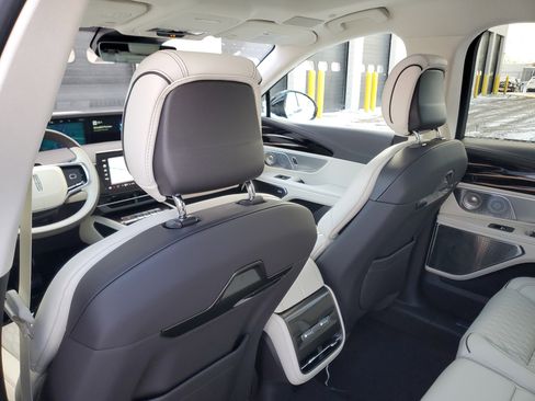 New 2026 Lincoln Nautilus Black Label w/ Jet Appearance Package image 29