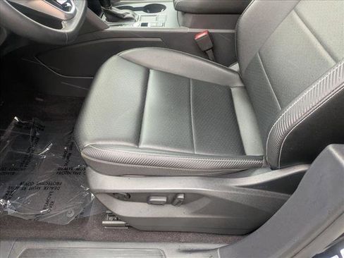 Certified 2021 Volkswagen Atlas Cross Sport SE image 12