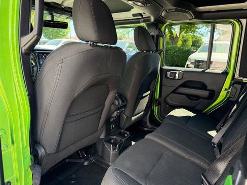 Used 2018 Jeep Wrangler Unlimited Sahara AWD/4WD image 12