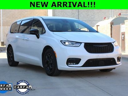 Used 2024 Chrysler Pacifica Limited