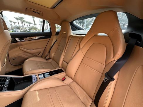 Used 2018 Porsche Panamera image 34