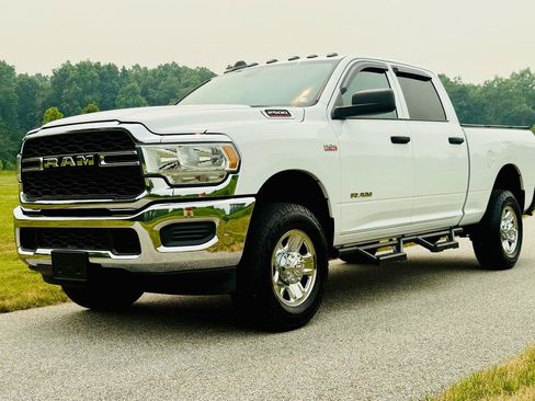 Used 2021 RAM 2500 Tradesman AWD/4WD image 1