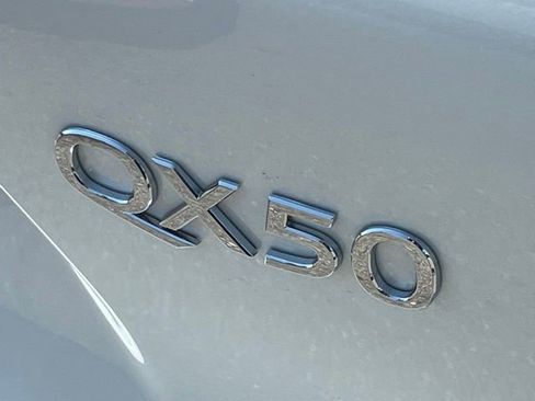 Certified 2025 INFINITI QX50 Luxe w/ Accent Package AWD/4WD image 35