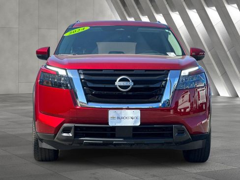 Used 2024 Nissan Pathfinder SV FWD image 9