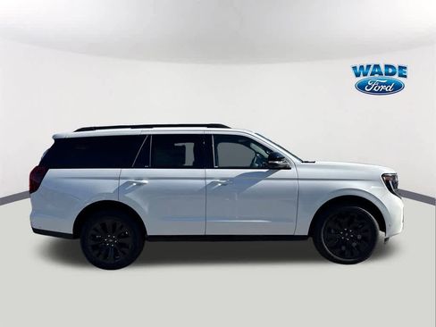 New 2025 Ford Expedition Platinum w/ Stealth Appearance Package image 4