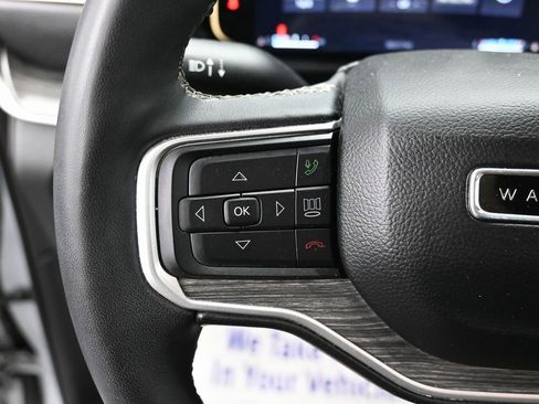 Used 2024 Jeep Wagoneer Series II w/ Flexible Seating Group image 21