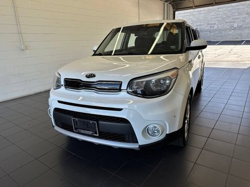 Used 2018 Kia Soul + FWD image 3