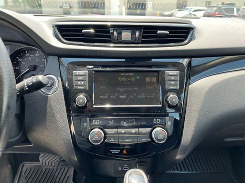Used 2022 Nissan Rogue Sport SL AWD/4WD image 17