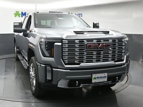 New 2026 GMC Sierra 2500 Denali w/ Denali Reserve Package AWD/4WD image 4