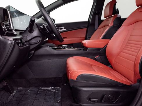 Certified 2025 Kia Sportage SX Prestige image 11