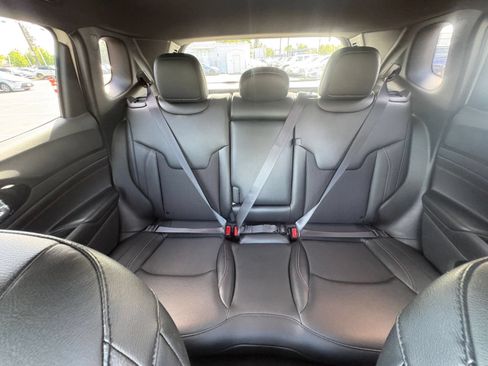 Used 2025 Jeep Compass Trailhawk AWD/4WD image 37