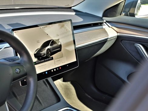 Used 2022 Tesla Model 3 RWD image 14