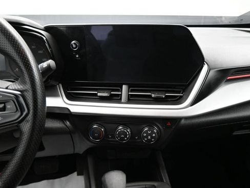Used 2024 Chevrolet Trax RS FWD image 22