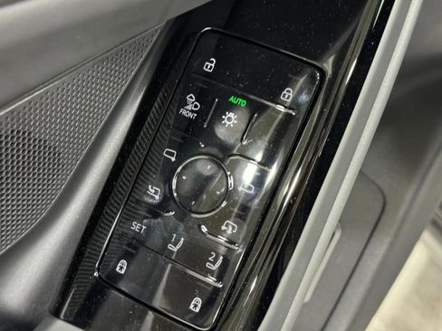 New 2025 Audi A6 e-tron Premium Plus image 26