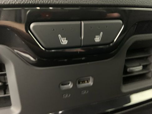 Used 2025 GMC Sierra 1500 AT4 w/ AT4 Premium Package image 20