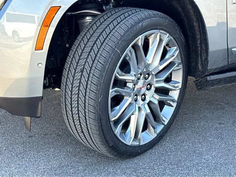 New 2026 GMC Yukon XL Denali w/ Denali Reserve Package AWD/4WD image 26