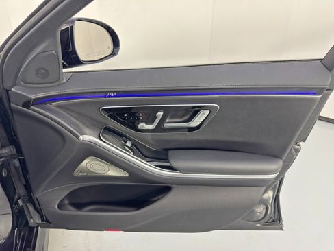 Used 2022 Mercedes-Benz S 500 4MATIC w/ AMG Line Package image 53