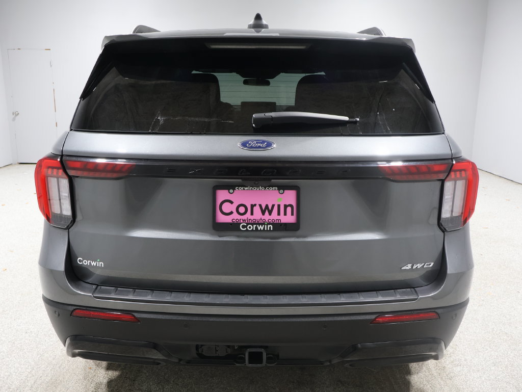 Used 2025 Ford Explorer ST-Line AWD/4WD image 3
