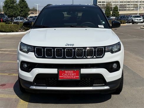 Used 2024 Jeep Compass Limited image 5