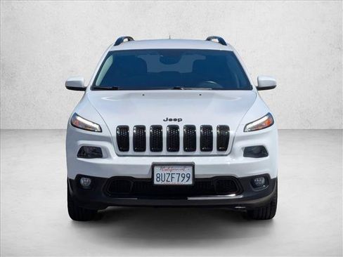 Used 2018 Jeep Cherokee Limited w/ High Altitude Package FWD image 2