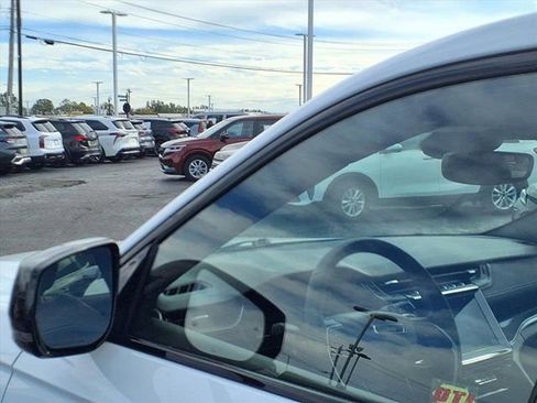 Used 2023 Jeep Grand Cherokee L Laredo image 24