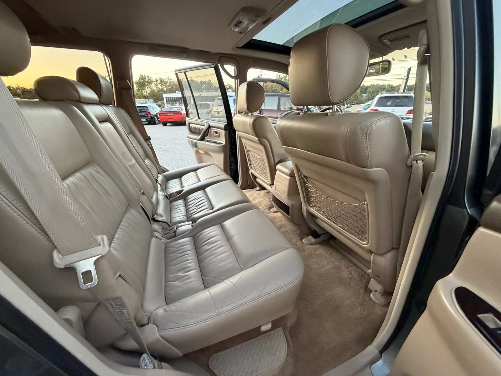 Used 2002 Toyota Land Cruiser w/ Convenience Pkg AWD/4WD image 28