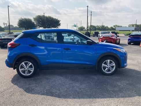 Used 2024 Nissan Kicks S FWD image 4