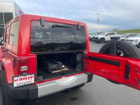 Used 2014 Jeep Wrangler Unlimited Sahara w/ Connectivity Group AWD/4WD image 15