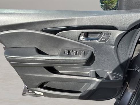 Used 2019 Honda Pilot Elite image 17