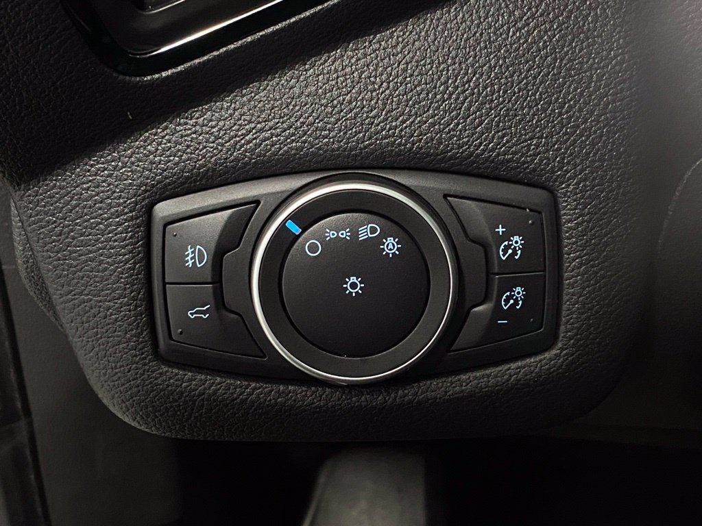 Used 2018 Ford Escape Titanium w/ Ford Safe & Smart Package AWD/4WD image 19