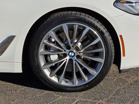 Used 2022 BMW 530i xDrive w/ Convenience Package AWD/4WD image 8
