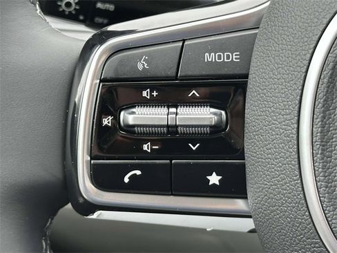 New 2025 Kia Sorento S image 12