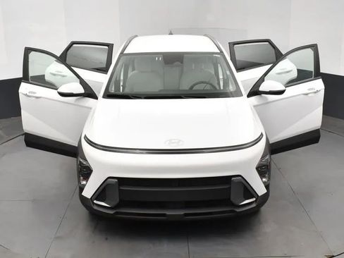 Used 2025 Hyundai Kona SEL FWD image 10