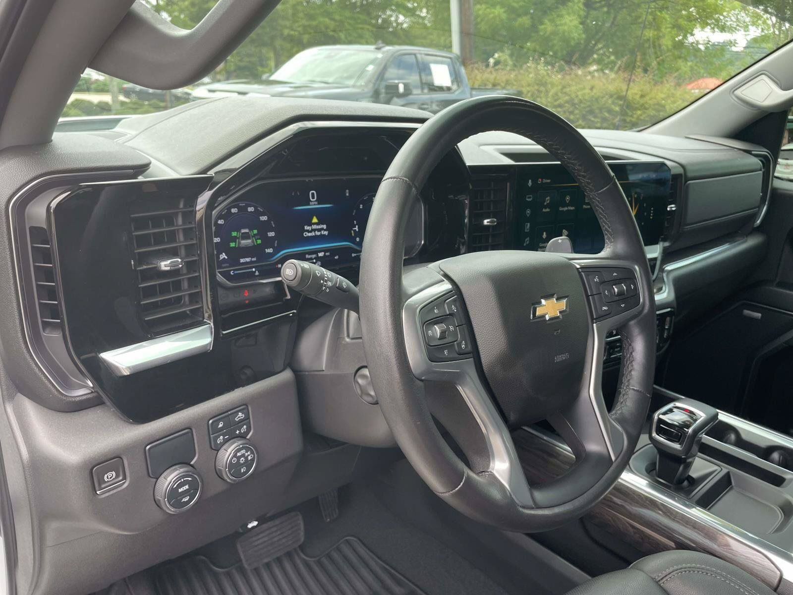 Used 2023 Chevrolet Silverado 1500 LTZ RWD image 7