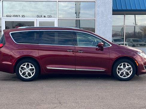 Used 2020 Chrysler Pacifica Touring-L Plus w/ Tire & Wheel Group FWD image 3
