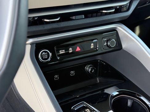 Certified 2025 Audi Q5 Premium w/ Convenience Package image 16