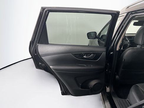 Used 2018 Nissan Rogue SL FWD image 25