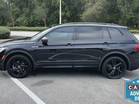 Certified 2024 Volkswagen Tiguan SE R-Line image 5