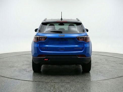 Used 2025 Jeep Compass Trailhawk image 7