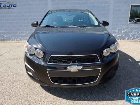 Used 2016 Chevrolet Sonic LT FWD image 2
