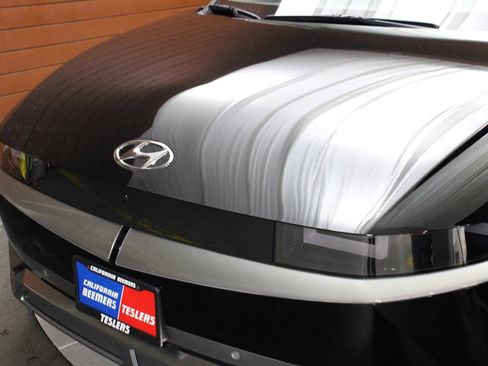 Used 2024 Hyundai Ioniq 5 Limited image 3