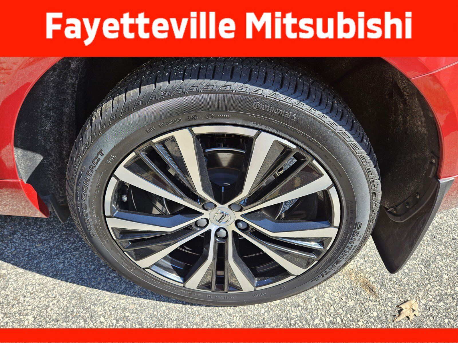 Used 2023 Volvo XC60 B5 Plus w/ Protection Package Premier AWD/4WD image 8