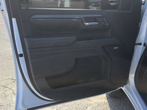 Used 2025 GMC Sierra 2500 AT4 AWD/4WD image 14