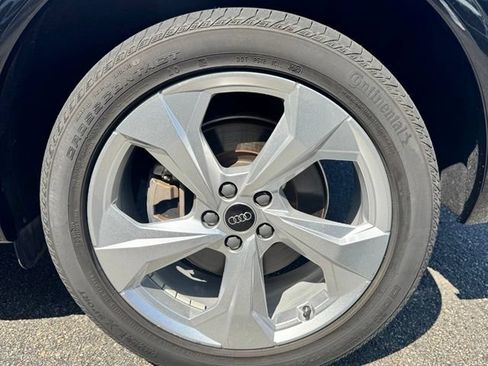 Certified 2023 Audi Q5 2.0T Premium Plus w/ Premium Plus Package AWD/4WD image 11