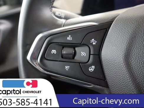 Used 2025 Chevrolet Trax LT w/ LT Convenience Package image 19