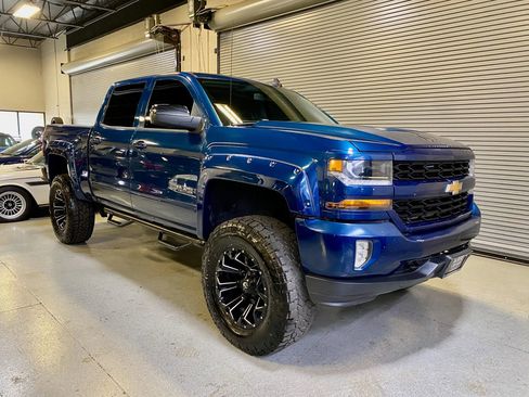 Used 2017 Chevrolet Silverado 1500 LT w/ Texas Edition AWD/4WD image 5