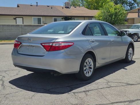 Used 2015 Toyota Camry LE FWD image 3